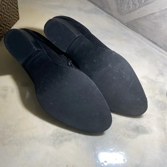 Charles by Charles David YESENIA size 10B in Box - Picture 9 of 12